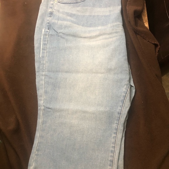 Capris - Picture 4 of 5